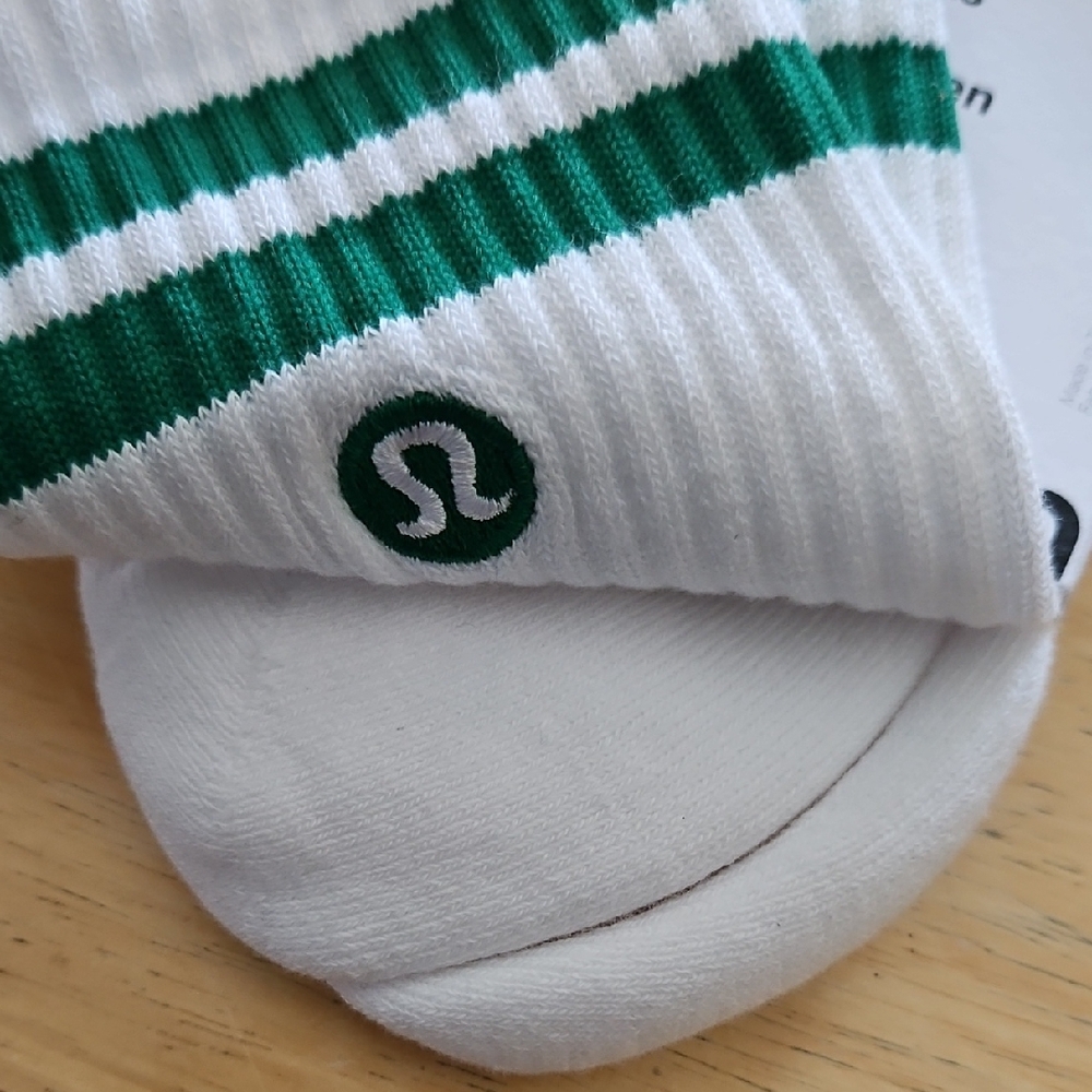 LULEKEMON CREW LENGTH SOCKS - Picture 5 of 10